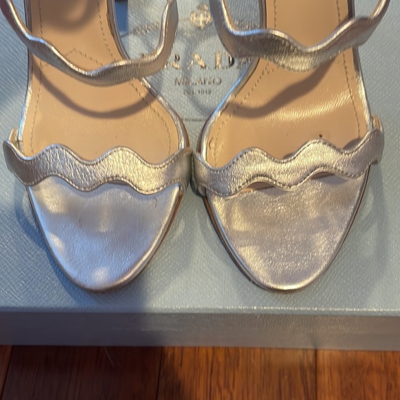 Prada silver sandals size 36 - like new condition - Picture 3 of 8